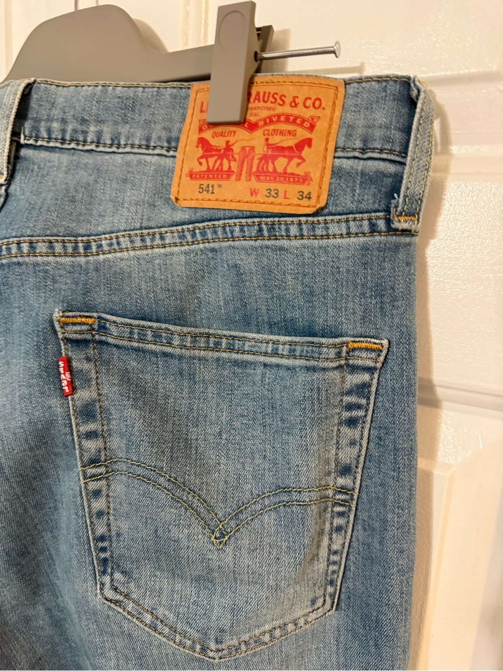 Men’s Levi's 541 medium Blue Denim Jeans 33/34